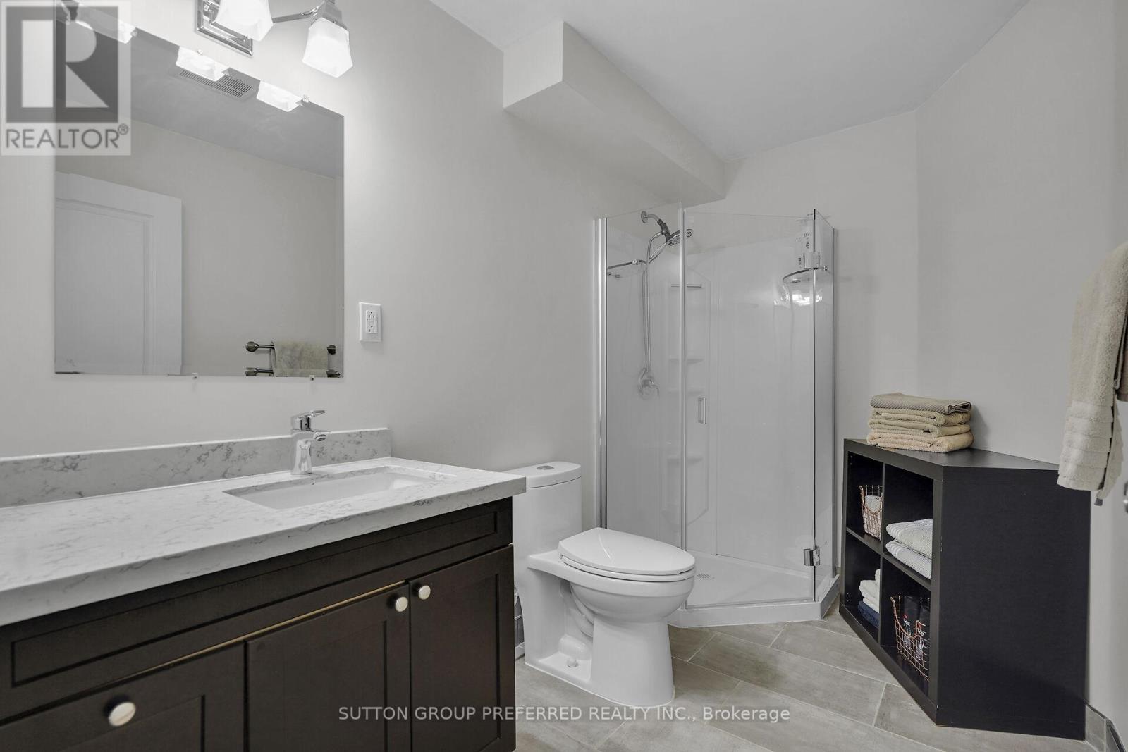 23 - 1924 Cedarhollow Boulevard, London North (North D), ON - Indoor Photo Showing Bathroom