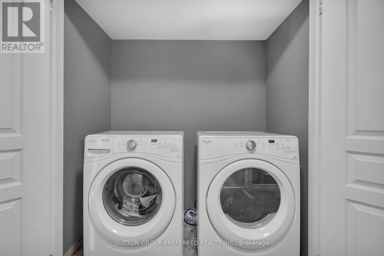 23 - 1924 Cedarhollow Boulevard, London North (North D), ON - Indoor Photo Showing Laundry Room