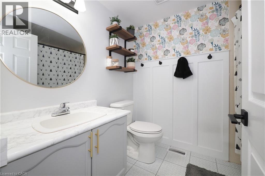 Upstairs Bathroom - 15 Dales Drive, Drayton, ON - Indoor Photo Showing Bathroom