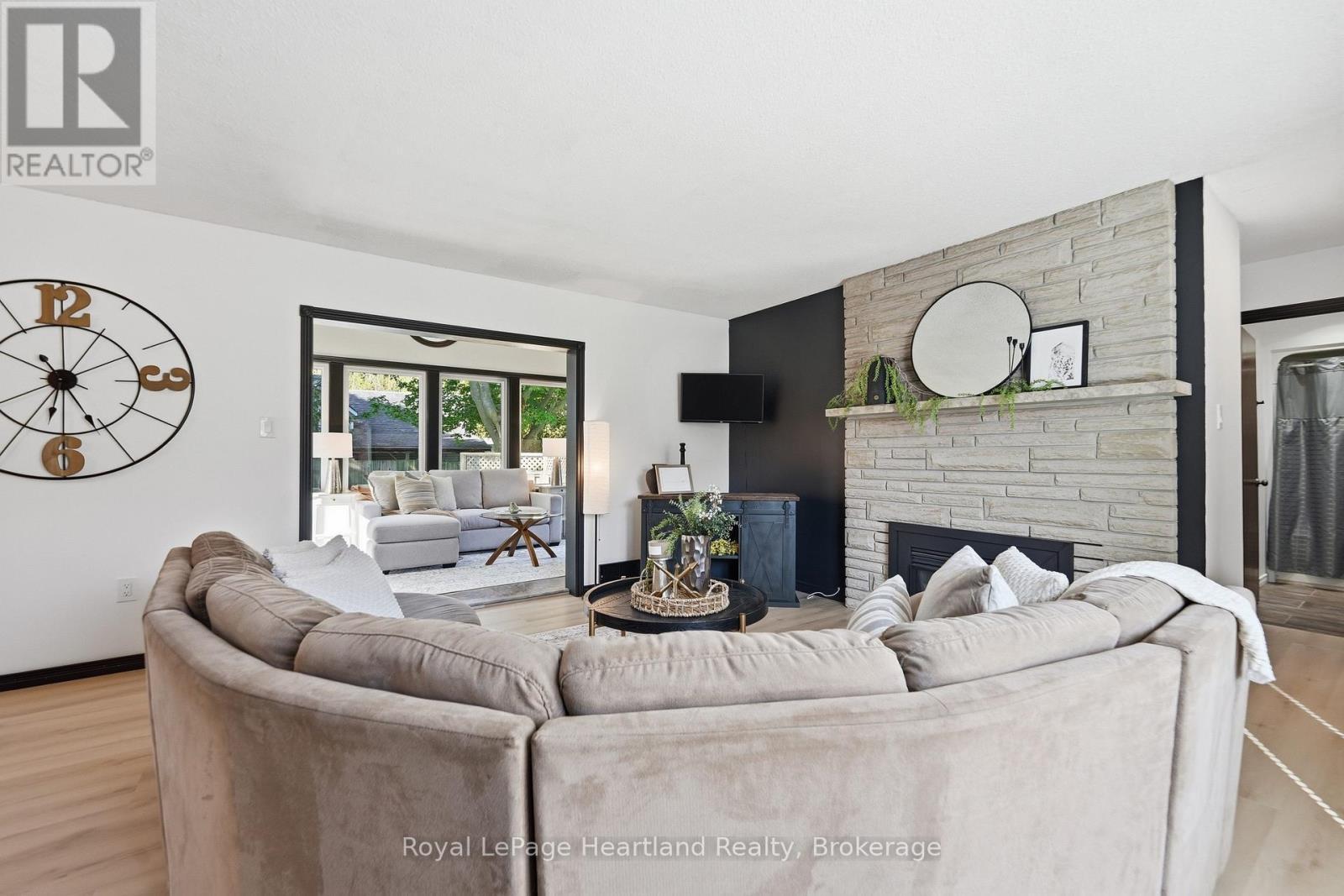 6 Alexander Street, Huron East (Seaforth), ON - Indoor Photo Showing Living Room With Fireplace