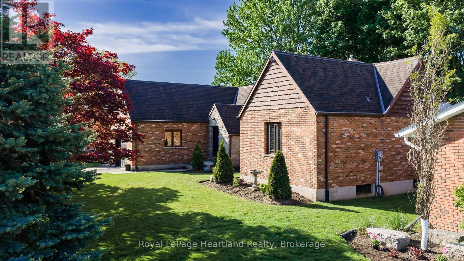 6 Alexander Street, Huron East (Seaforth), ON - Outdoor