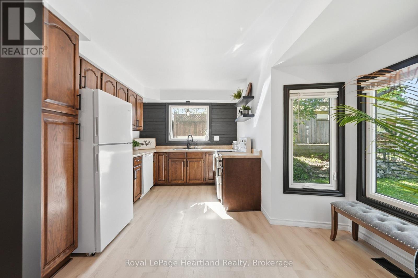 6 Alexander Street, Huron East (Seaforth), ON - Indoor
