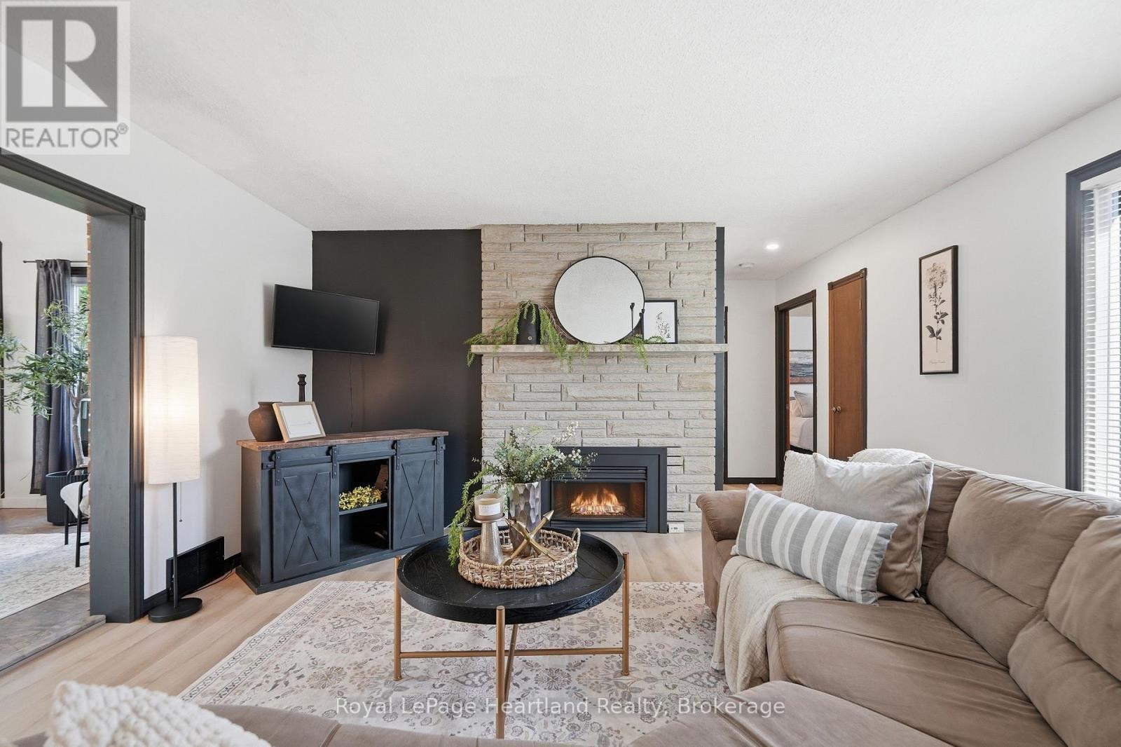 6 Alexander Street, Huron East (Seaforth), ON - Indoor Photo Showing Living Room With Fireplace
