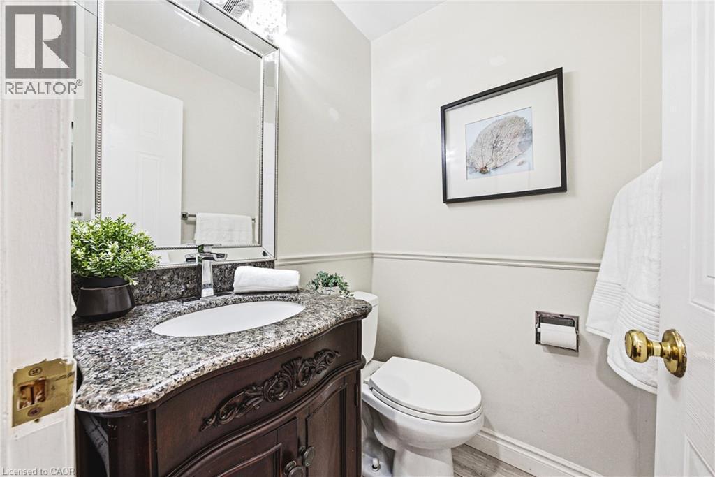 3217 Sovereign Road, Burlington, ON - Indoor Photo Showing Bathroom