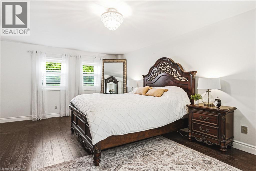 3217 Sovereign Road, Burlington, ON - Indoor Photo Showing Bedroom