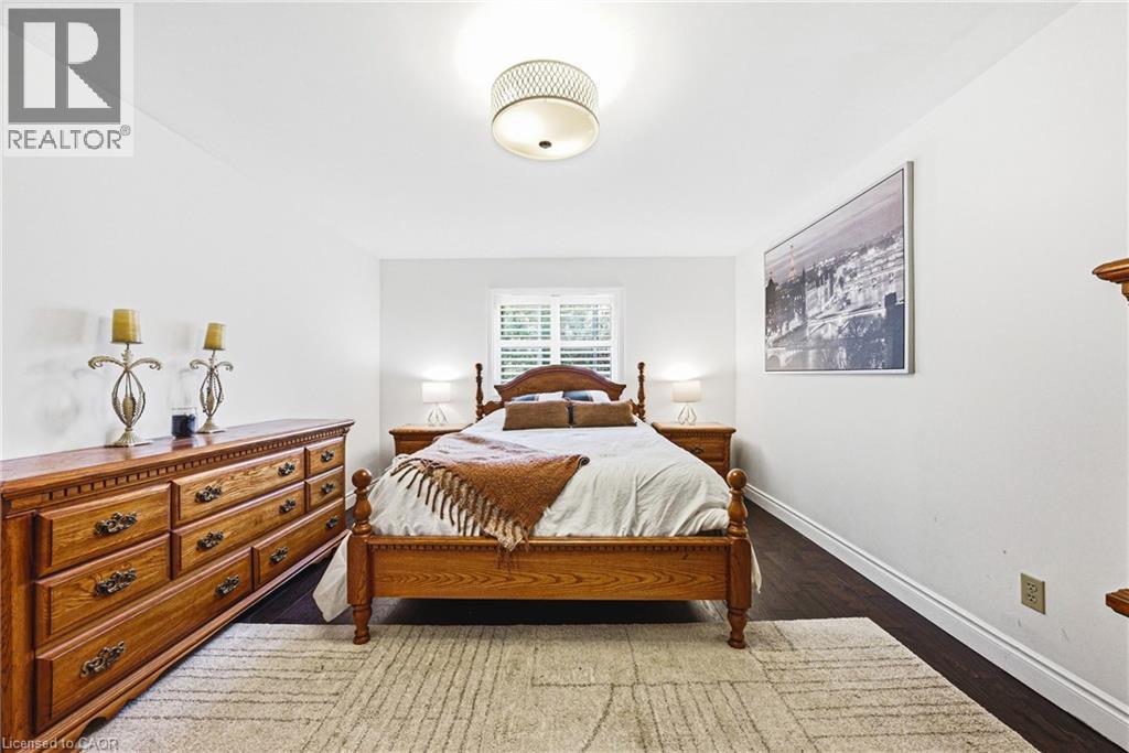 3217 Sovereign Road, Burlington, ON - Indoor Photo Showing Bedroom