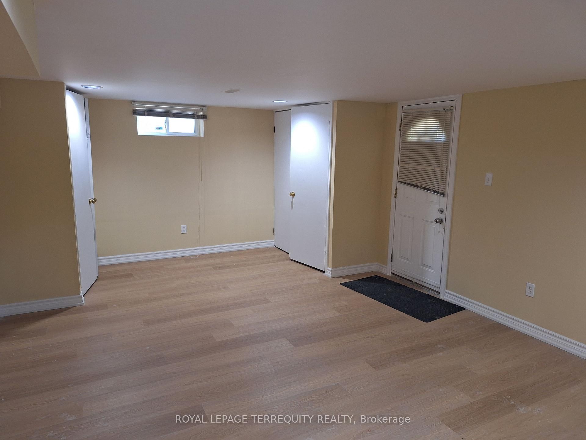 17 Compton Crescent, Toronto, ON - Indoor Photo Showing Other Room