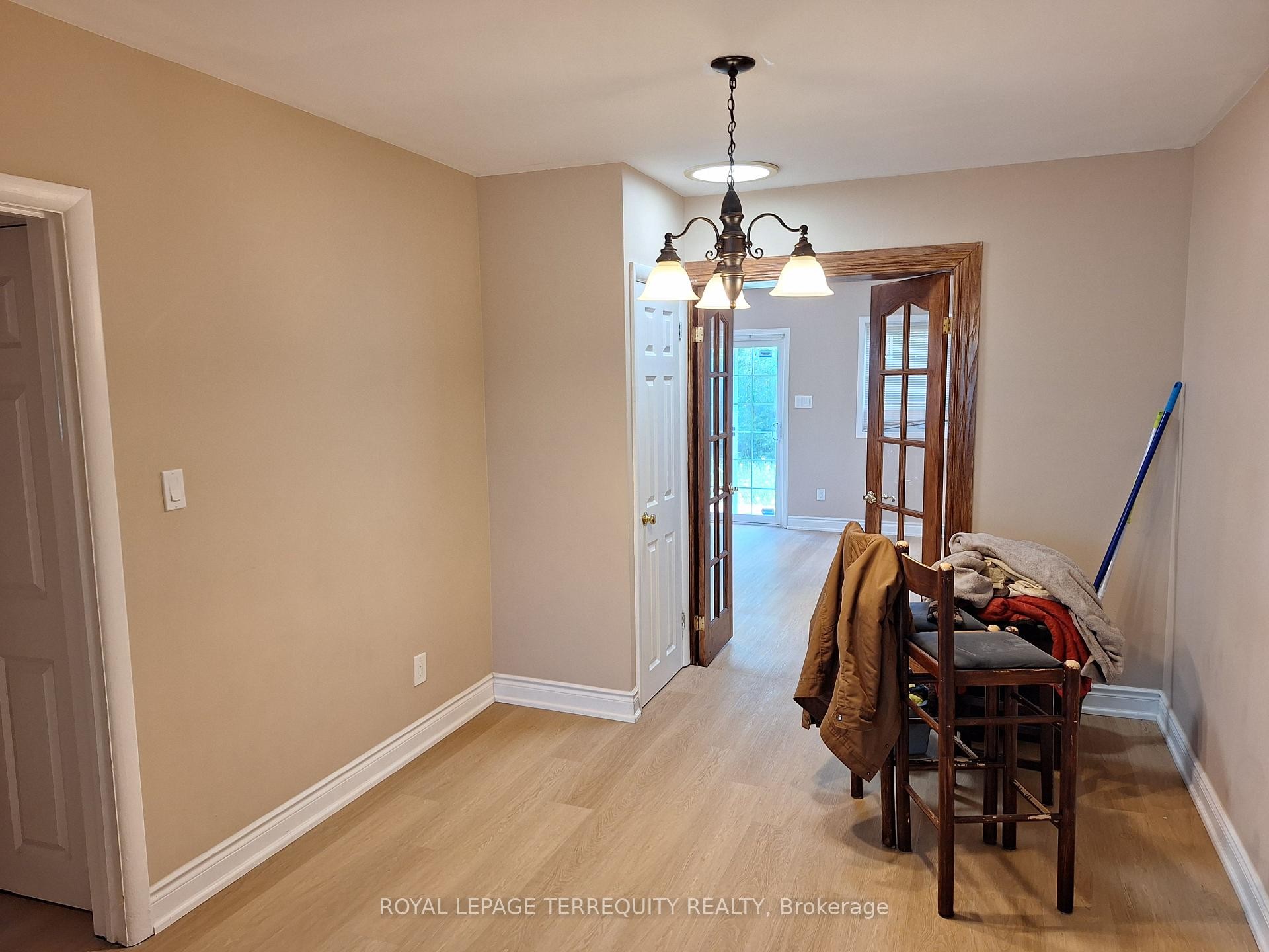 17 Compton Crescent, Toronto, ON - Indoor Photo Showing Dining Room