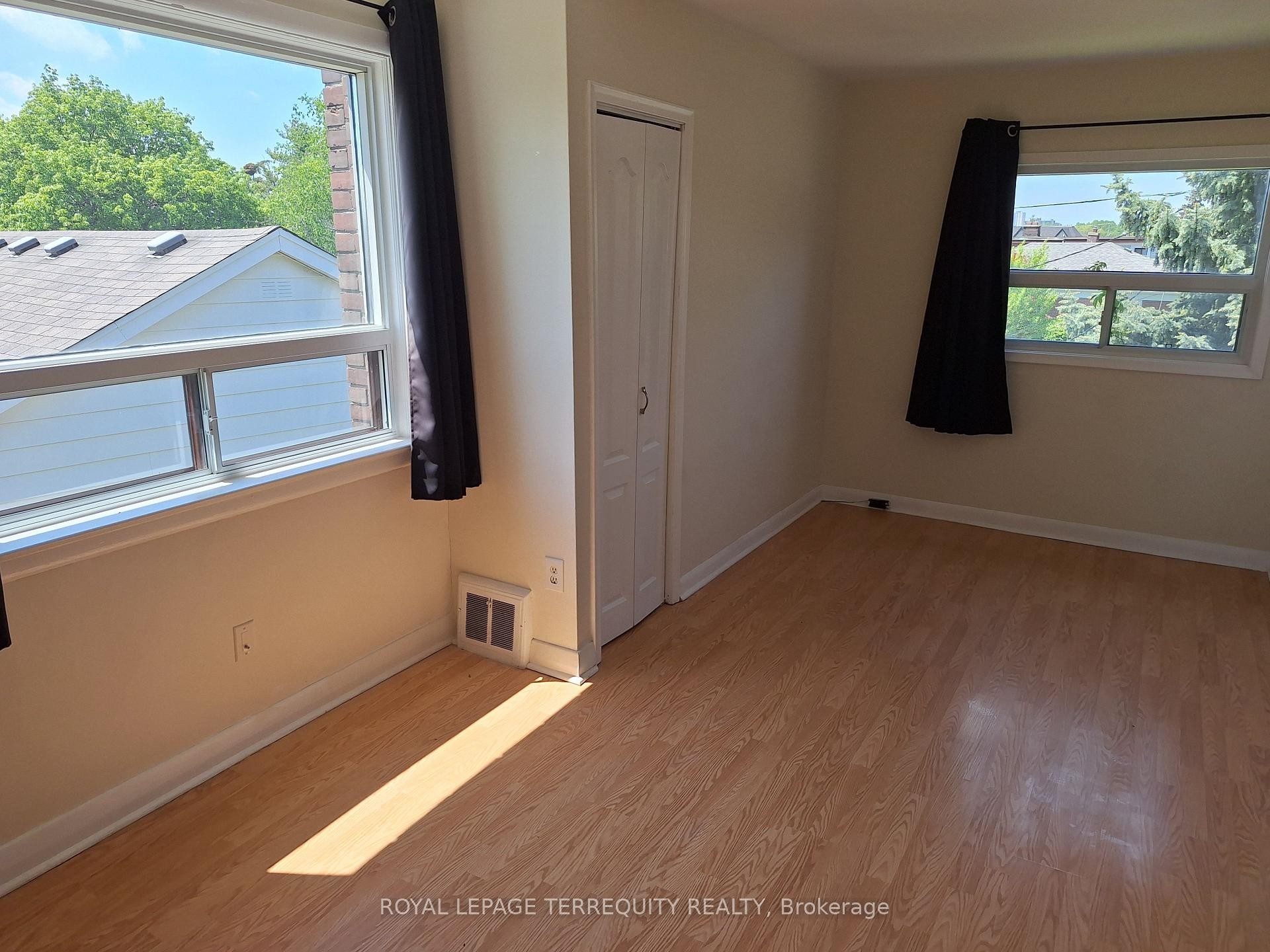 17 Compton Crescent, Toronto, ON - Indoor Photo Showing Other Room