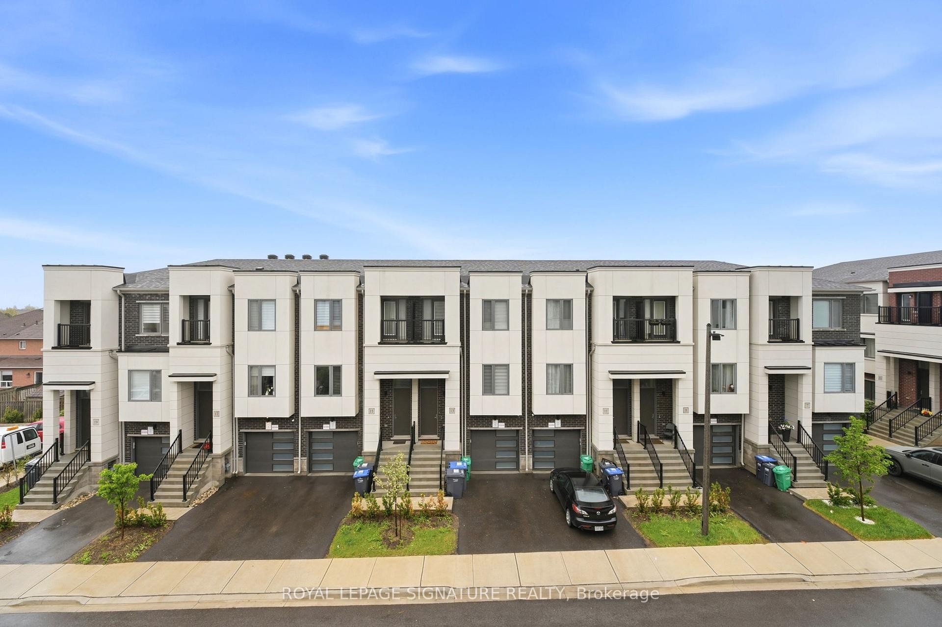 12 Heathrow Lane, Caledon, ON - Outdoor With Facade