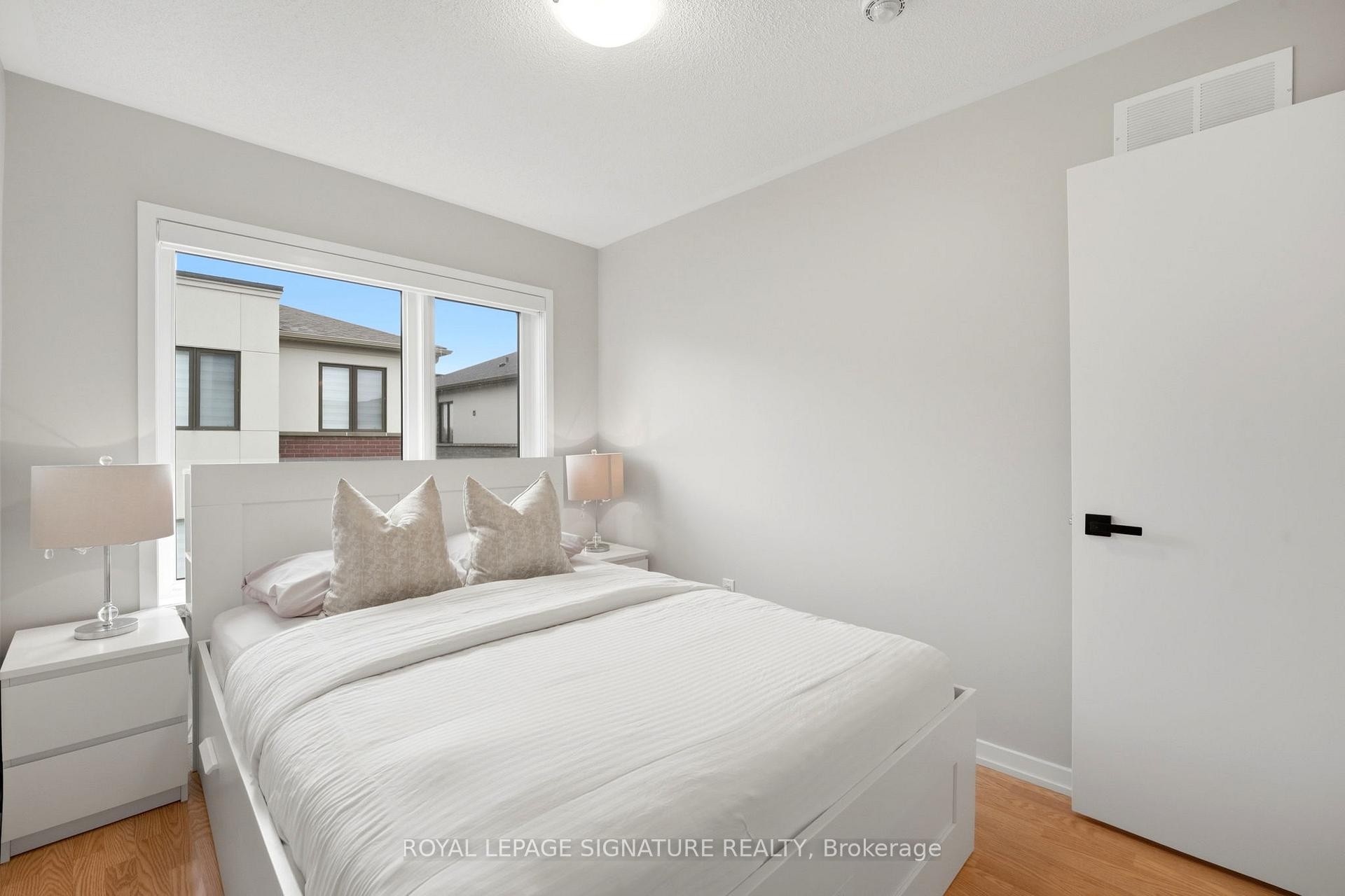 12 Heathrow Lane, Caledon, ON - Indoor Photo Showing Bedroom