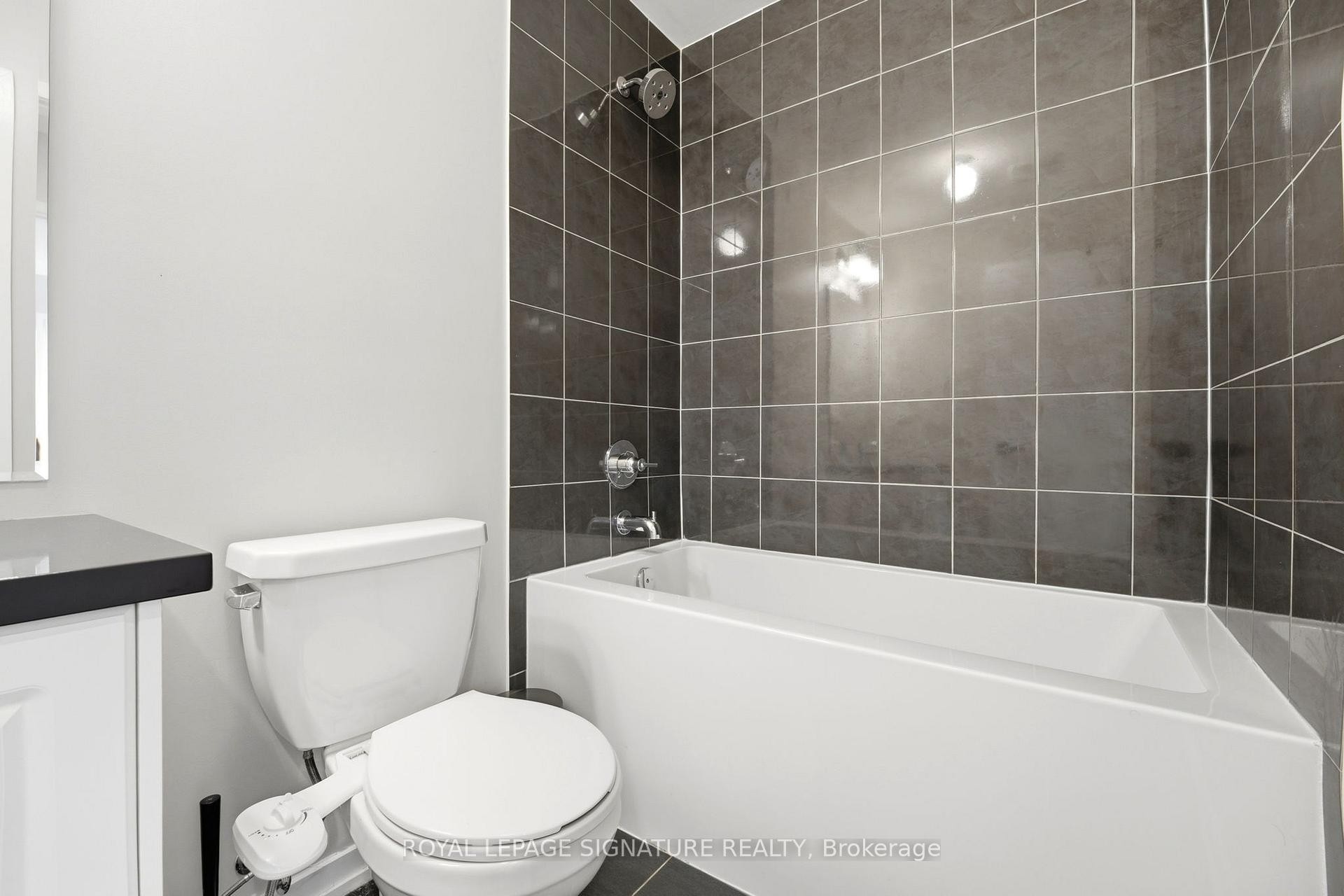 12 Heathrow Lane, Caledon, ON - Indoor Photo Showing Bathroom