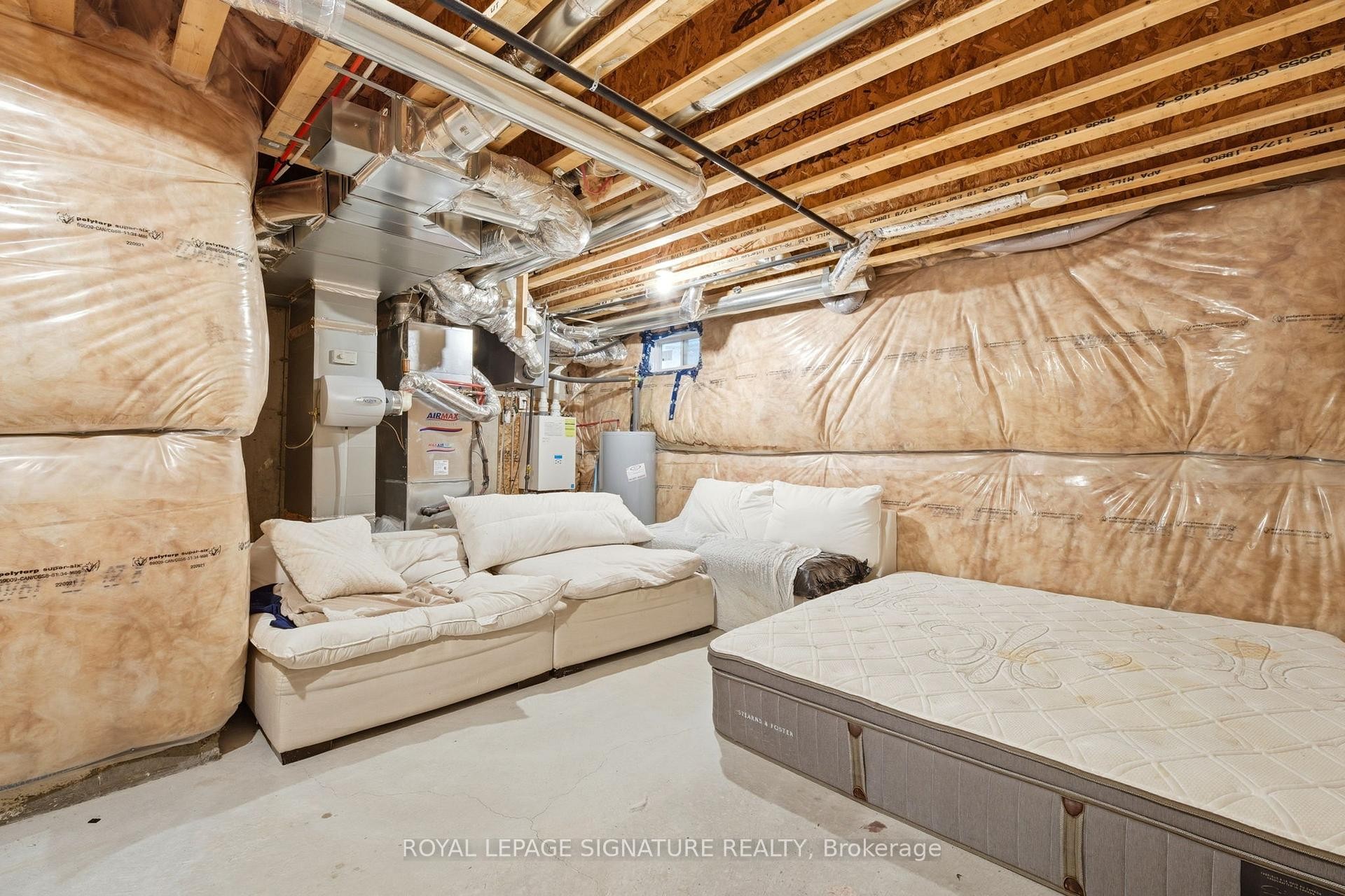 12 Heathrow Lane, Caledon, ON - Indoor Photo Showing Basement