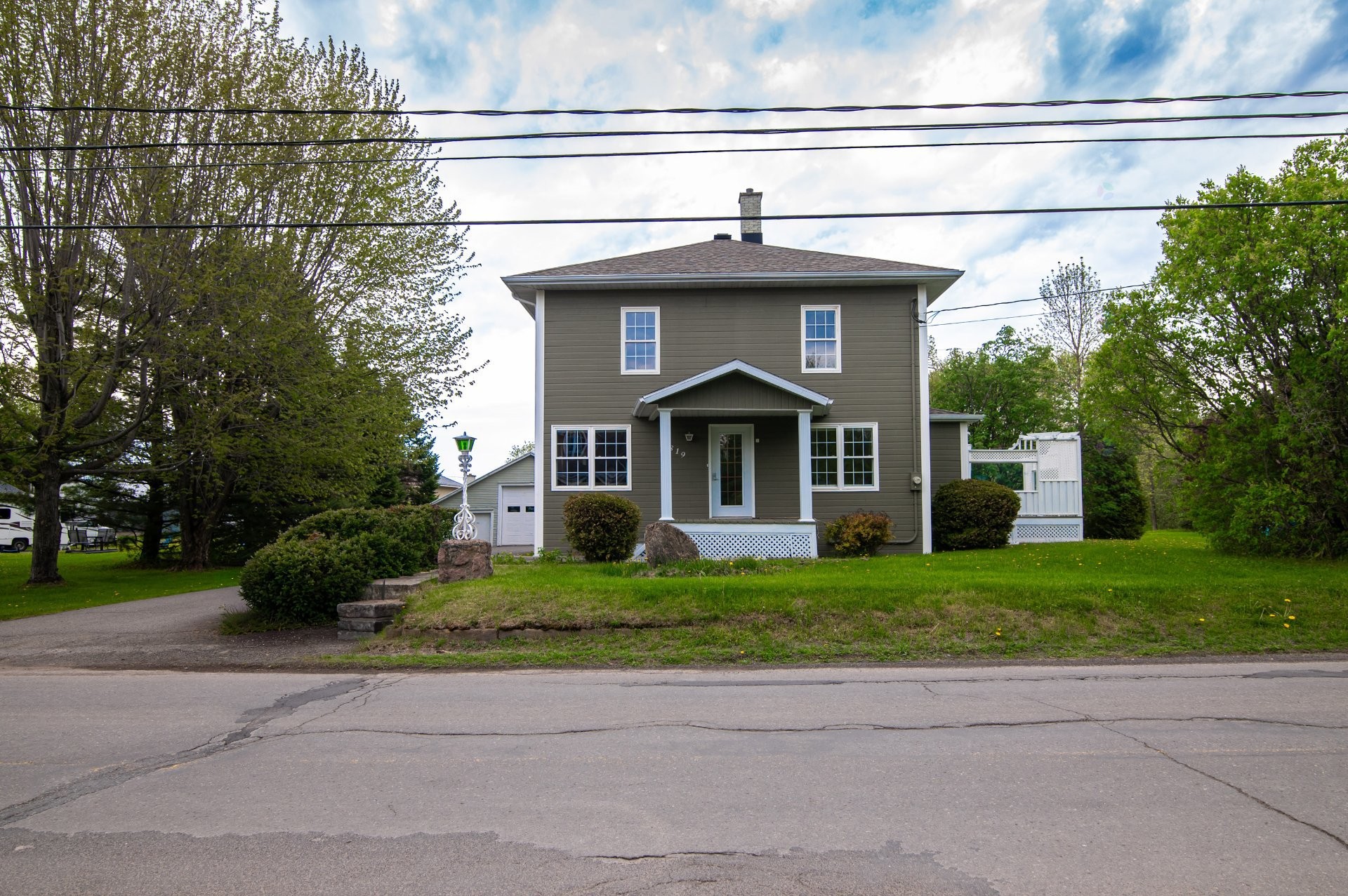 Front of Structure - 819 Rue Taché, Saint-Pascal, QC
