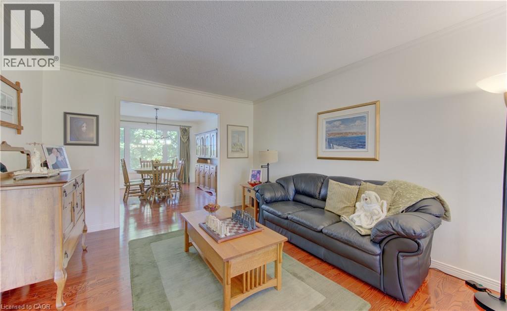 97 Manitoulin Crescent, Kitchener, ON - Indoor Photo Showing Living Room