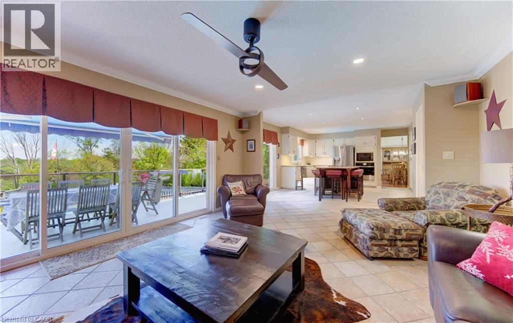 97 Manitoulin Crescent, Kitchener, ON - Indoor Photo Showing Living Room