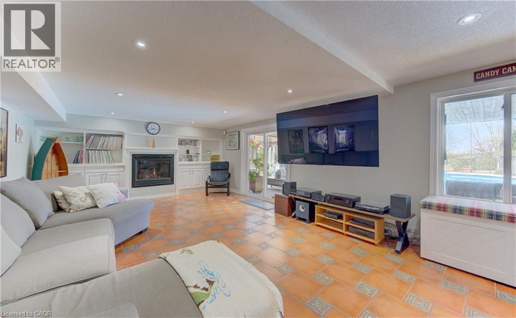 97 Manitoulin Crescent, Kitchener, ON - Indoor Photo Showing Living Room With Fireplace