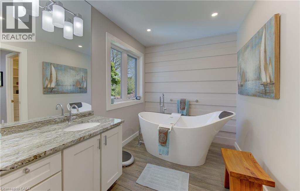 97 Manitoulin Crescent, Kitchener, ON - Indoor Photo Showing Bathroom