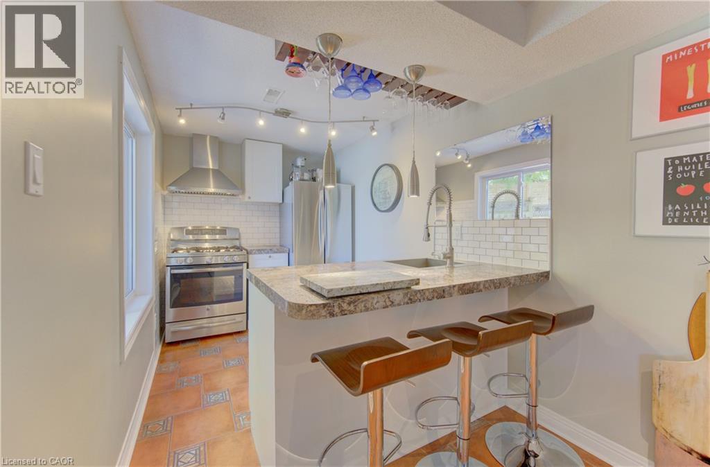 97 Manitoulin Crescent, Kitchener, ON - Indoor Photo Showing Kitchen With Upgraded Kitchen