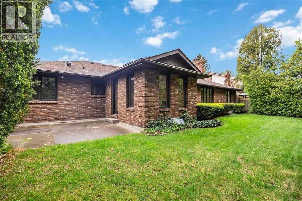 632 Esser Crescent, Sarnia, ON - Outdoor