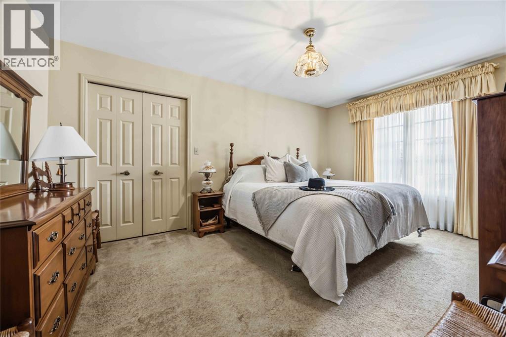 632 Esser Crescent, Sarnia, ON - Indoor Photo Showing Bedroom