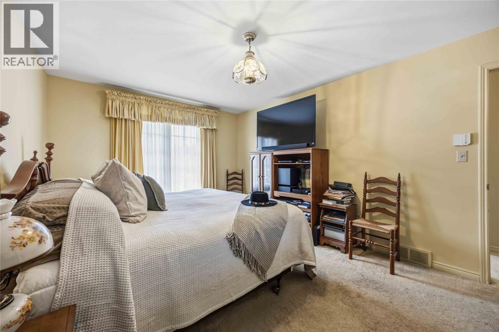 632 Esser Crescent, Sarnia, ON - Indoor Photo Showing Bedroom