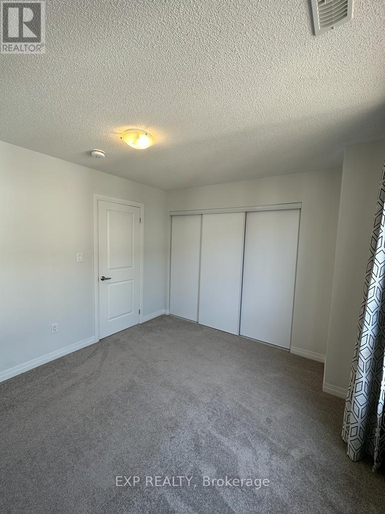 1663 Pleasure Valley Path, Oshawa, ON - Indoor Photo Showing Other Room