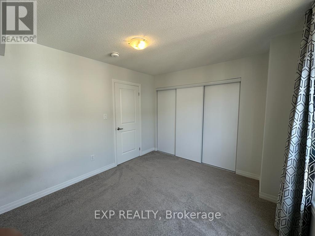 1663 Pleasure Valley Path, Oshawa, ON - Indoor Photo Showing Other Room