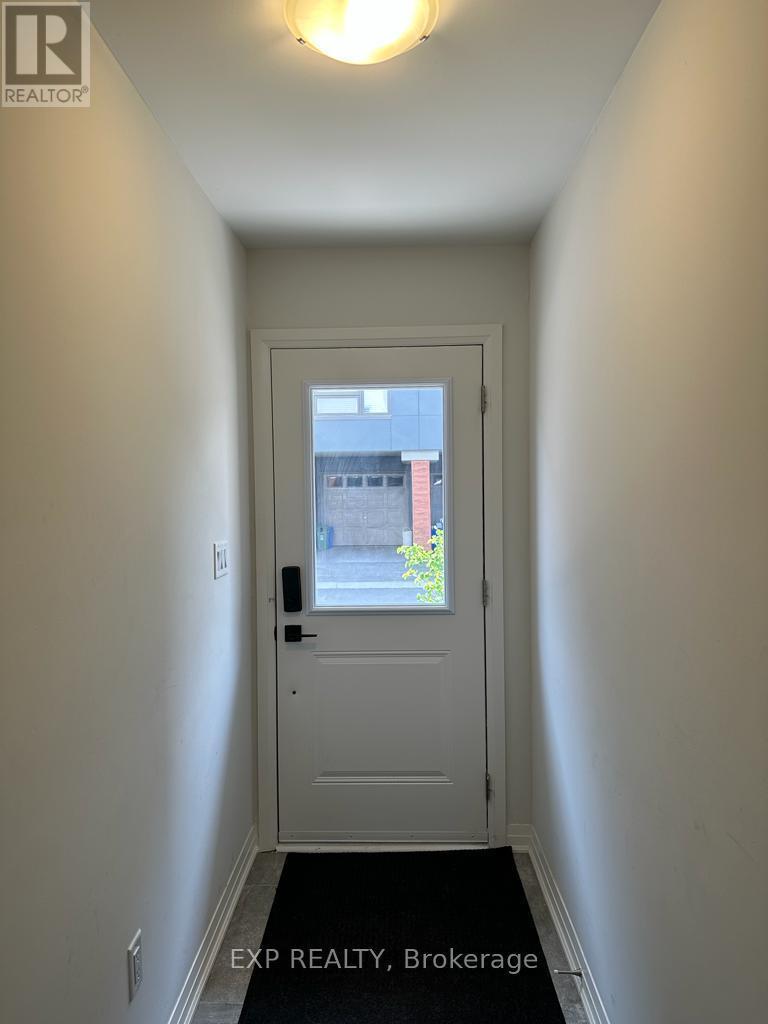 1663 Pleasure Valley Path, Oshawa, ON - Indoor Photo Showing Other Room
