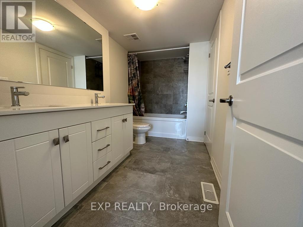 1663 Pleasure Valley Path, Oshawa, ON - Indoor Photo Showing Bathroom