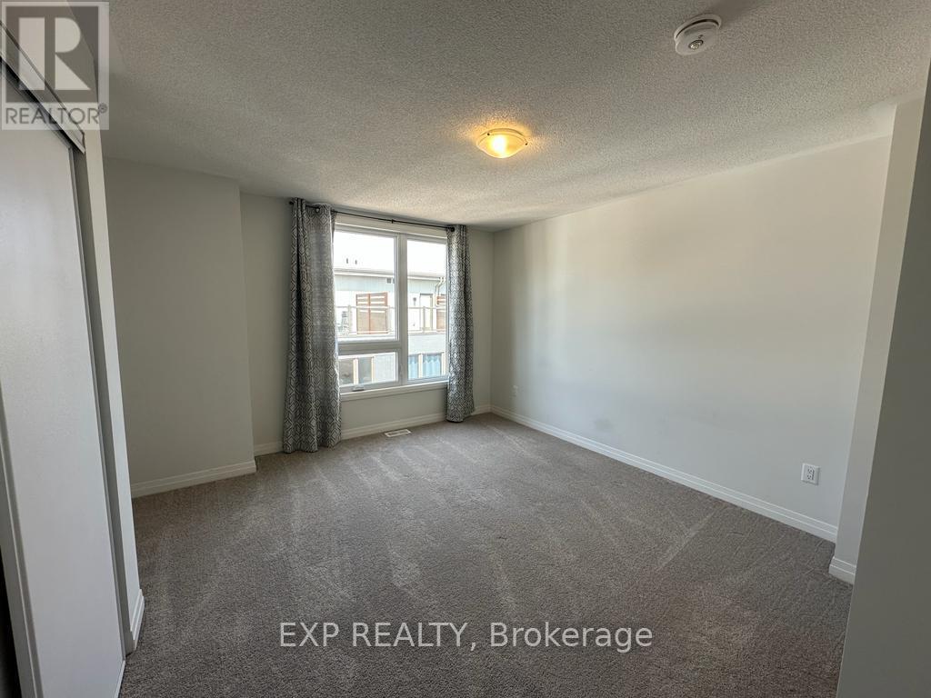 1663 Pleasure Valley Path, Oshawa, ON - Indoor Photo Showing Other Room