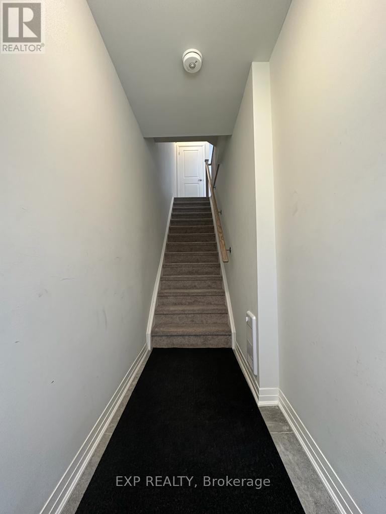 1663 Pleasure Valley Path, Oshawa, ON - Indoor Photo Showing Other Room