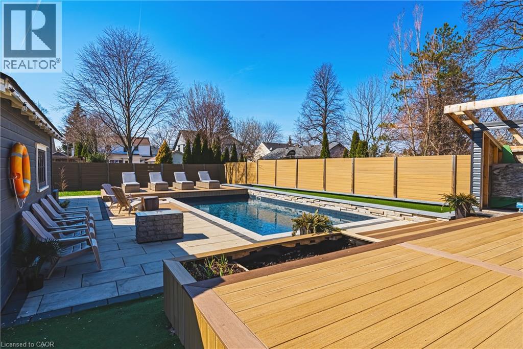 6 Nelles Boulevard, Grimsby, ON - Outdoor With In Ground Pool With Deck Patio Veranda