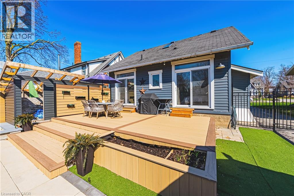 6 Nelles Boulevard, Grimsby, ON - Outdoor With Deck Patio Veranda