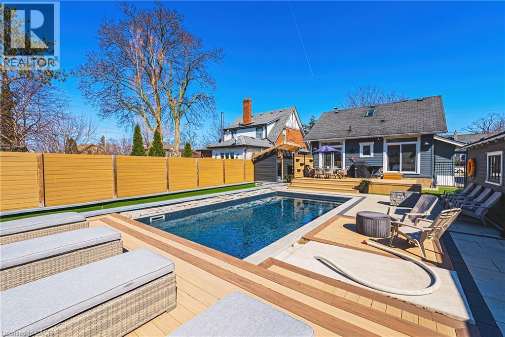 6 Nelles Boulevard, Grimsby, ON - Outdoor With In Ground Pool With Deck Patio Veranda