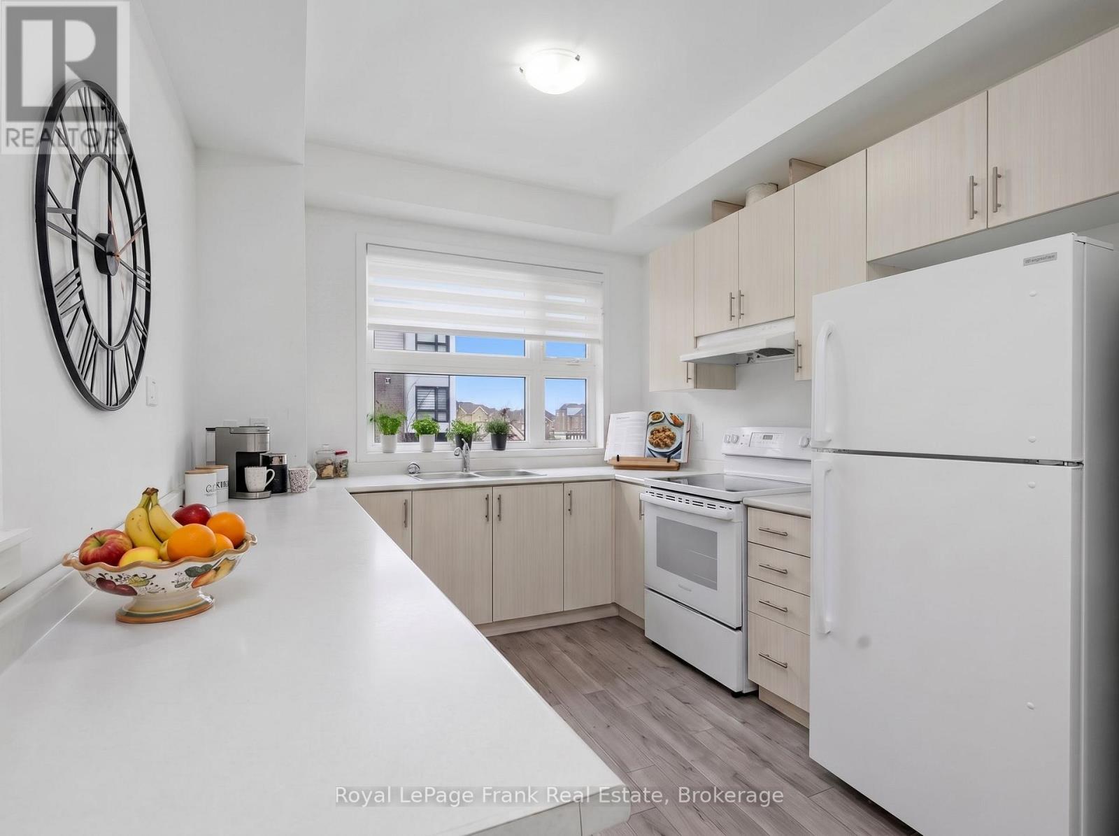 36 Bateson Street, Ajax (South West), ON - Indoor Photo Showing Kitchen