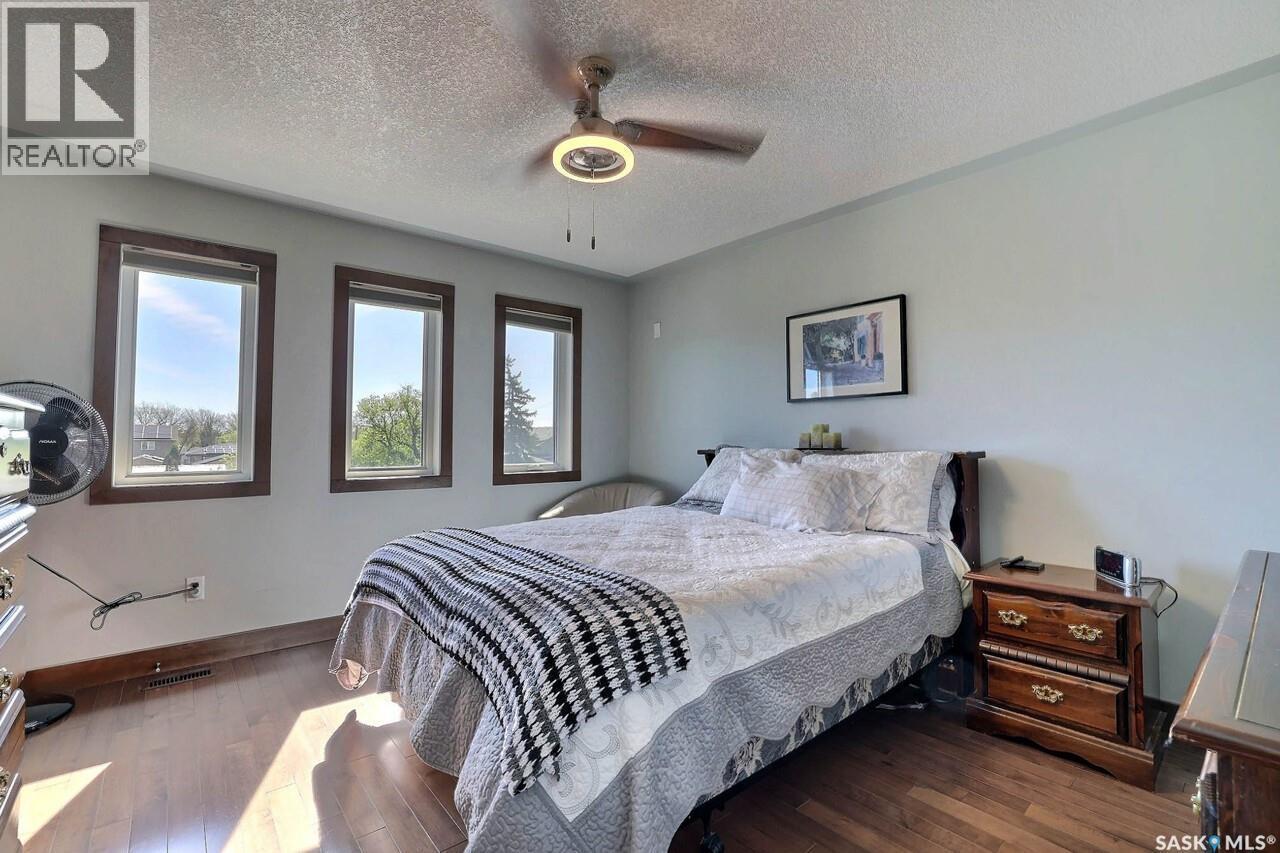 1456 Mccarthy Boulevard, Regina, SK - Indoor Photo Showing Bedroom
