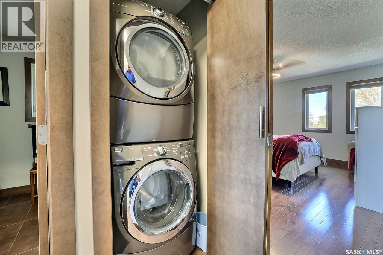 1456 Mccarthy Boulevard, Regina, SK - Indoor Photo Showing Laundry Room