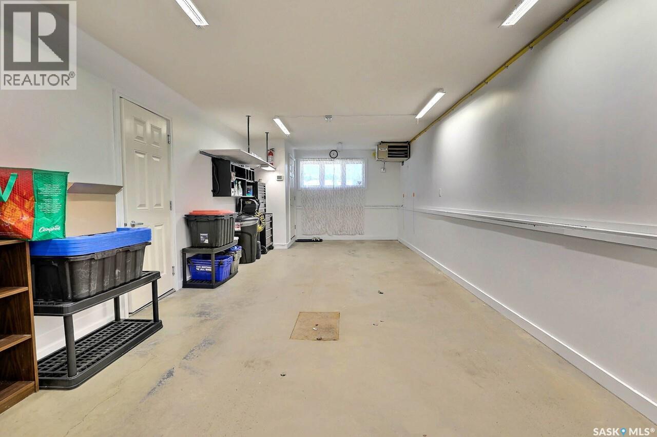 1456 Mccarthy Boulevard, Regina, SK - Indoor
