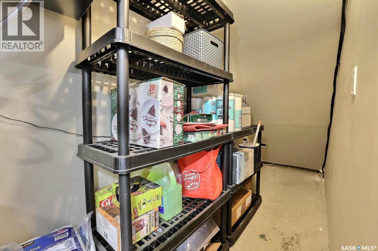 1456 Mccarthy Boulevard, Regina, SK - Indoor