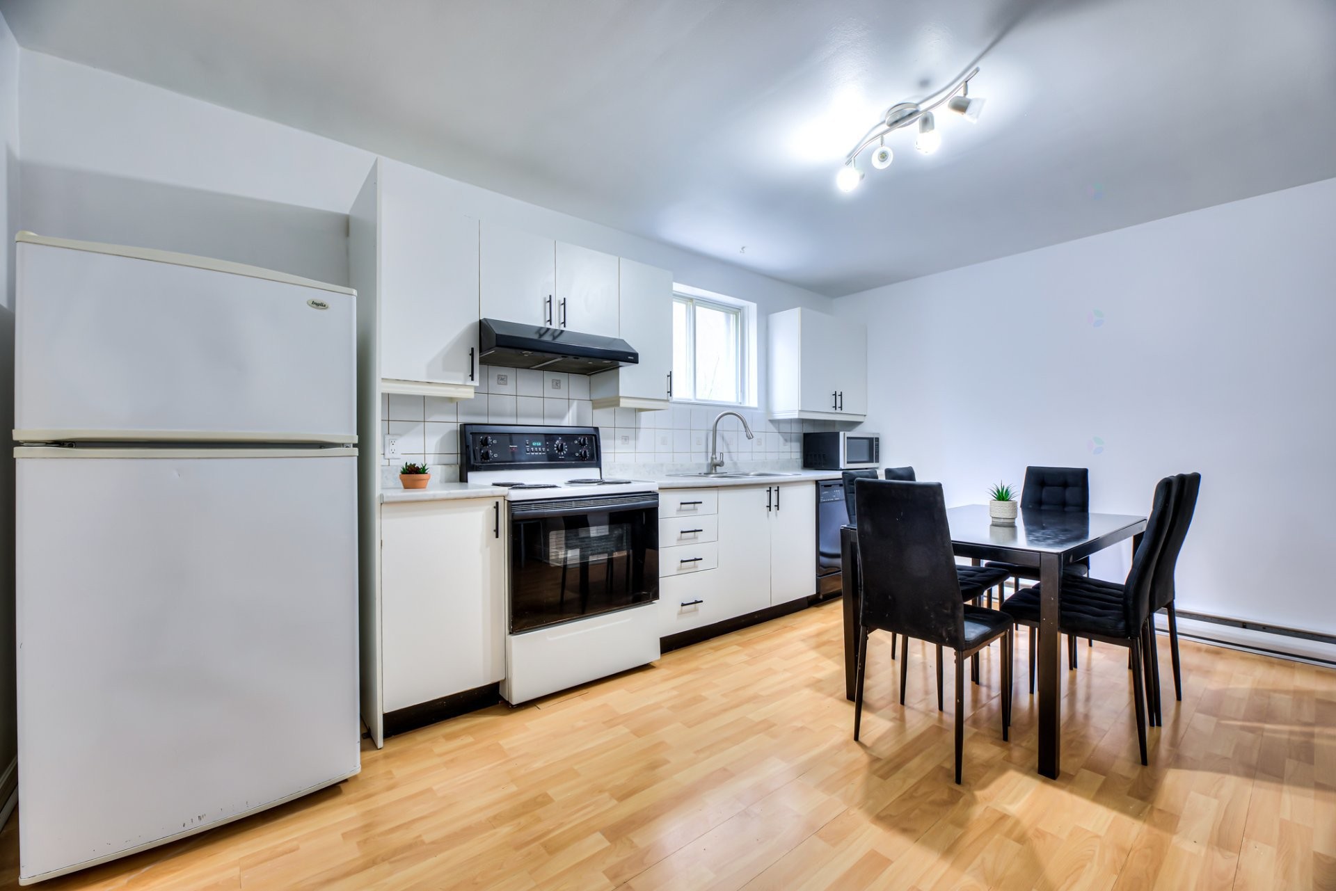 Kitchen - 2887 Rue Mousseau, Montréal (Mercier/Hochelaga-Maisonneuve), QC - Indoor Photo Showing Kitchen