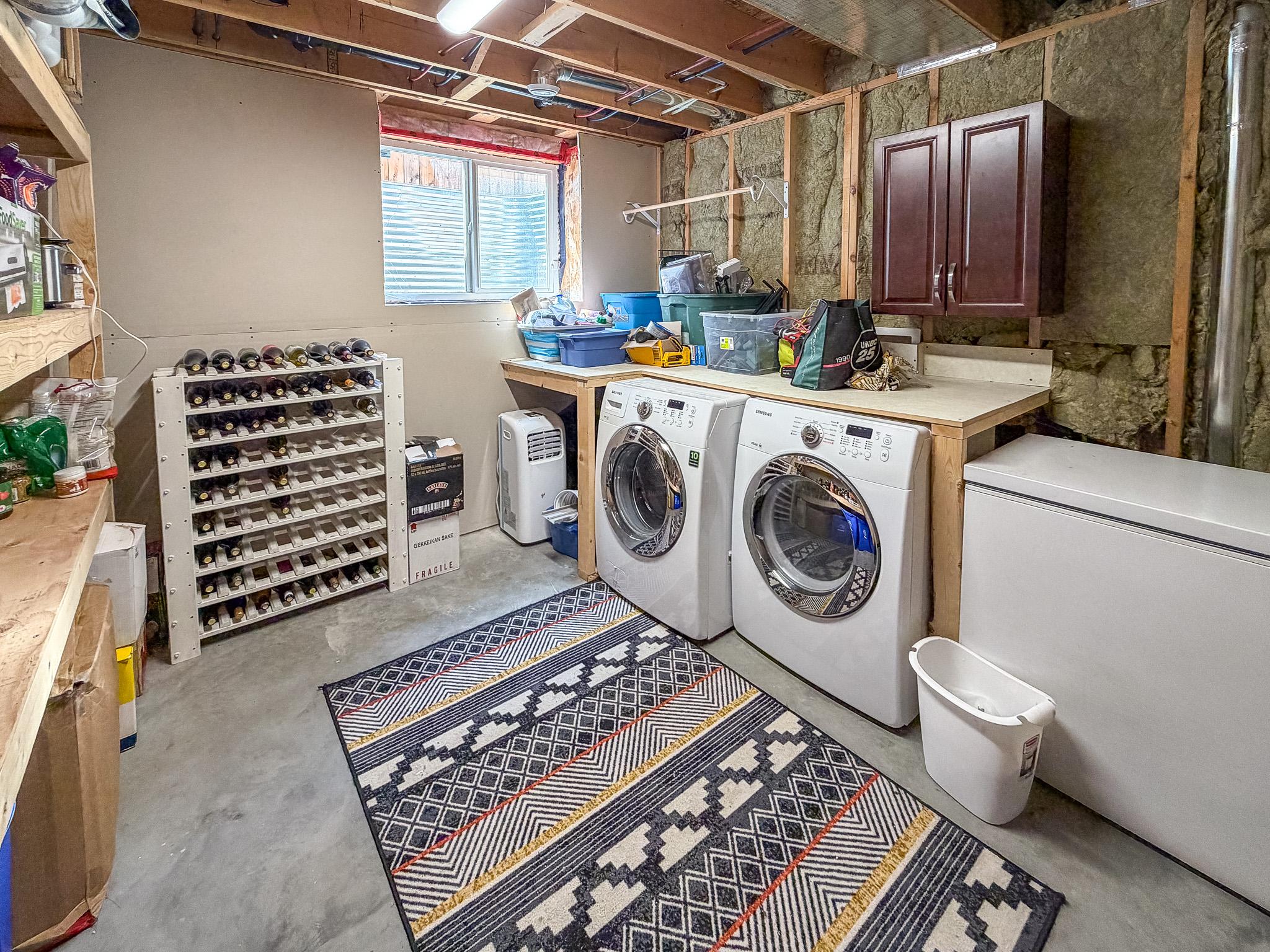 1417 21St Street, Cranbrook, BC - Indoor Photo Showing Laundry Room