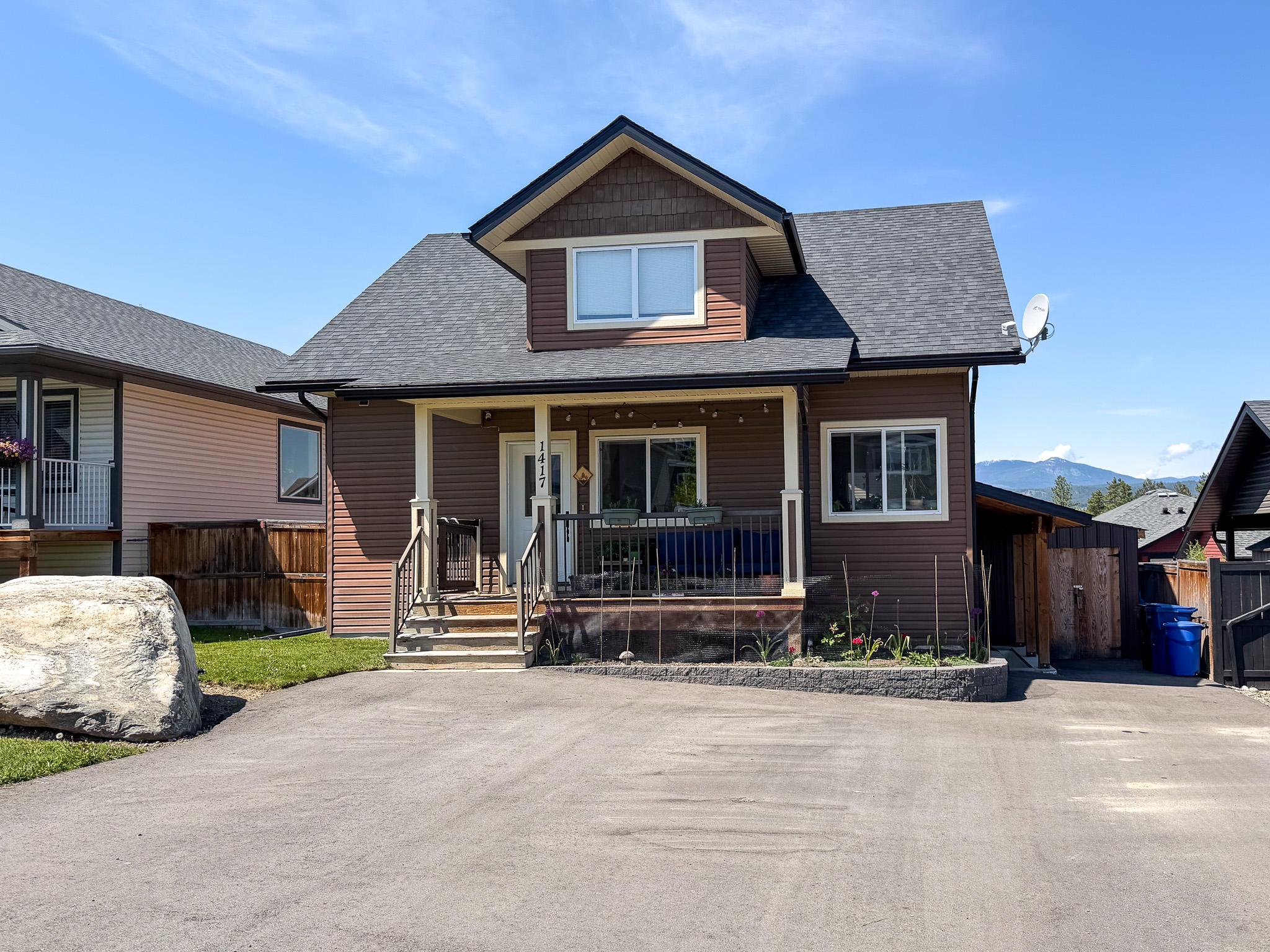 1417 21St Street, Cranbrook, BC - Outdoor With Deck Patio Veranda