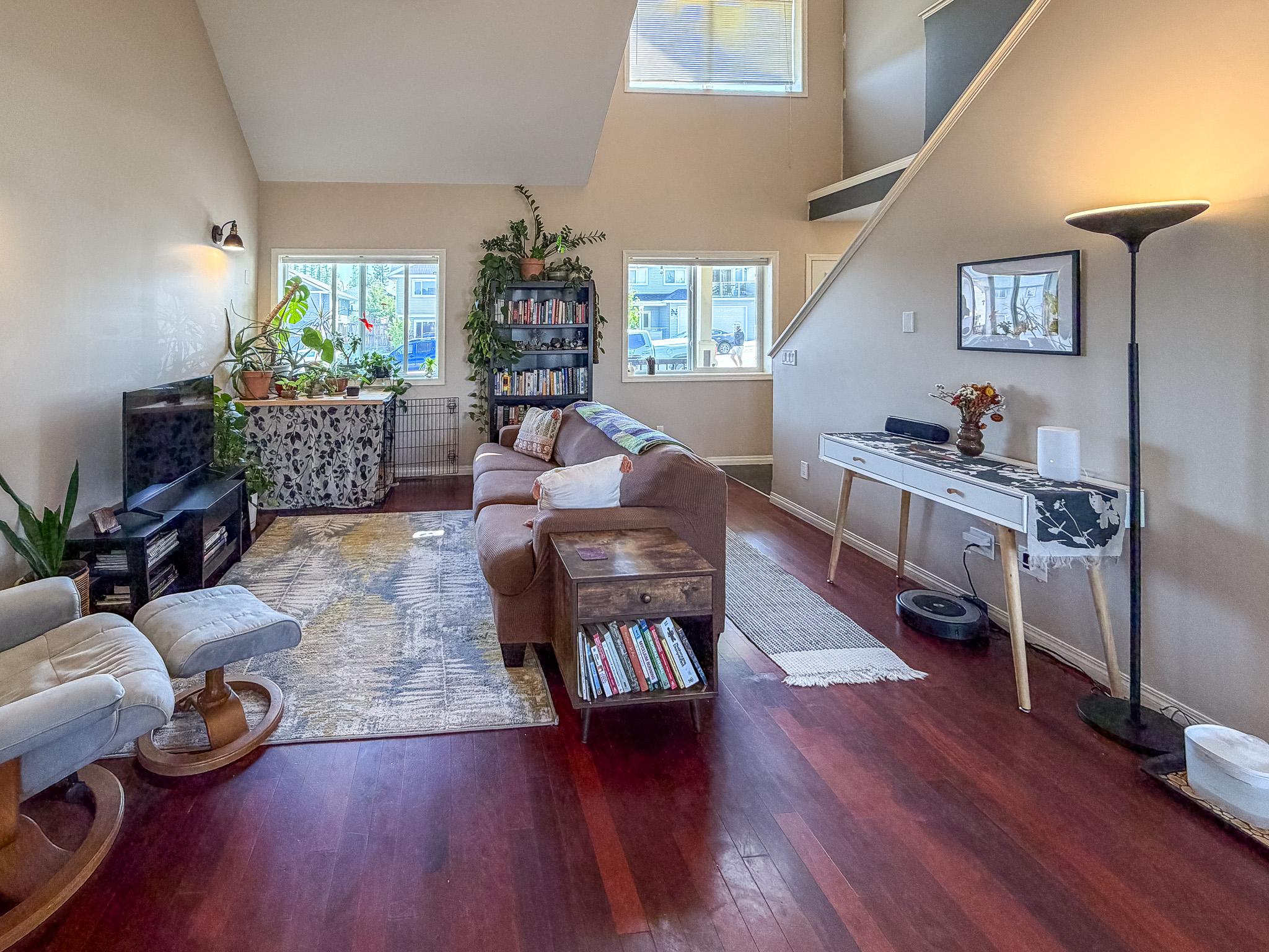 1417 21St Street, Cranbrook, BC - Indoor Photo Showing Living Room