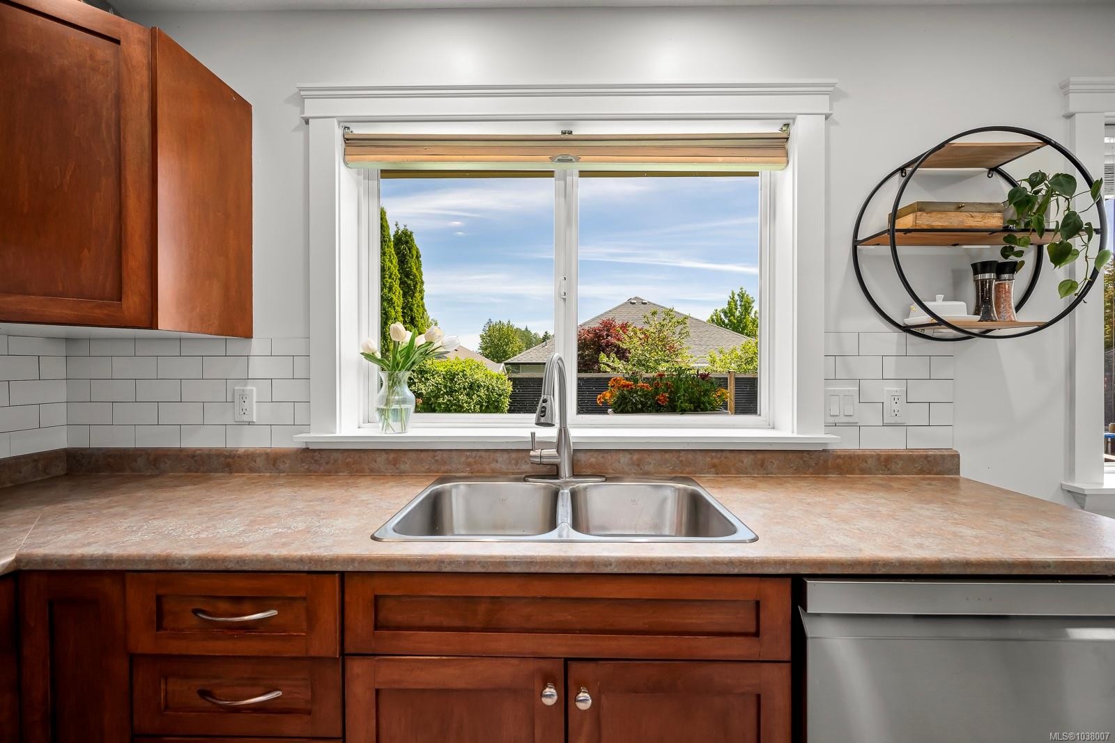 836 Tracker Pl, Comox, BC