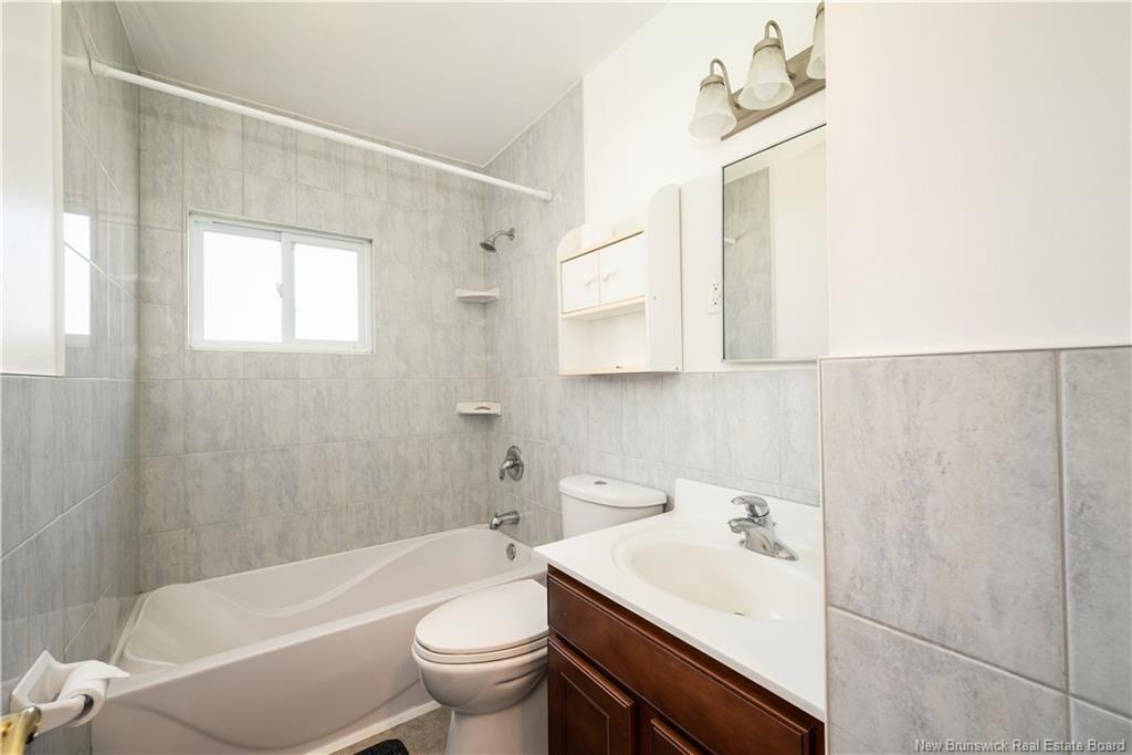 295 Buckingham Ave, Riverview, NB