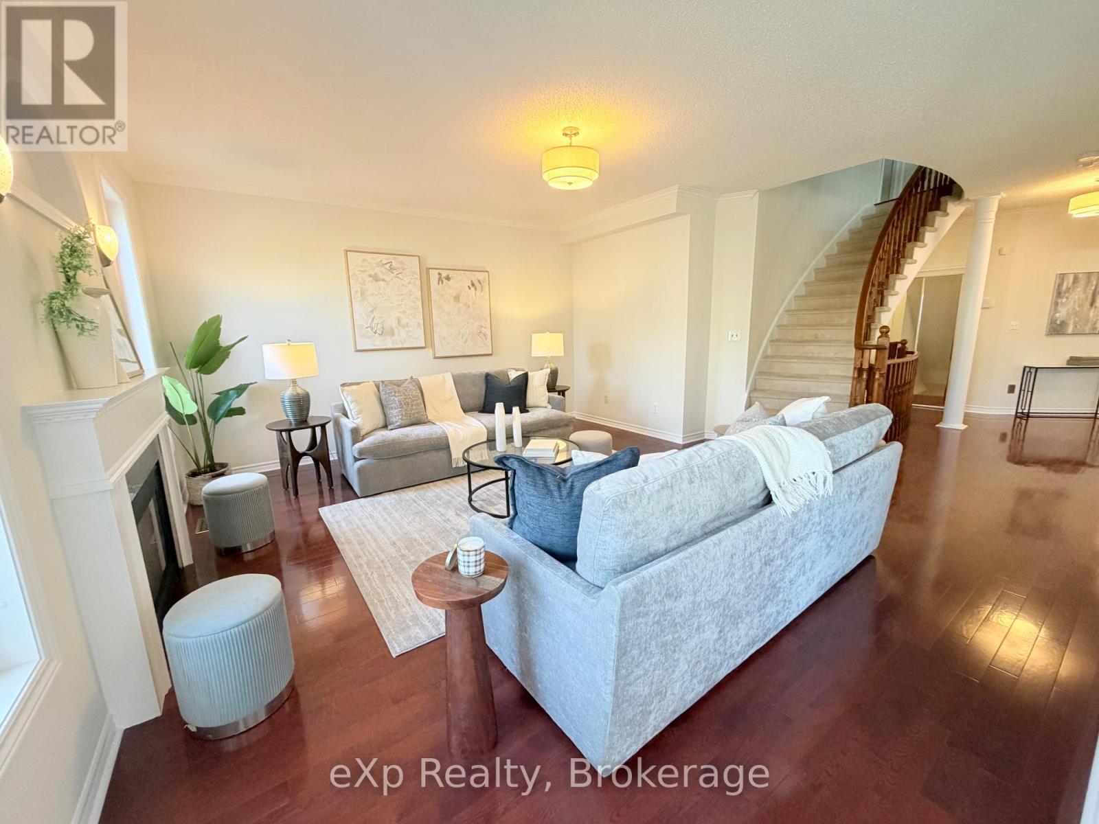 371 Carnwith Drive E, Whitby (Brooklin), ON - Indoor Photo Showing Living Room