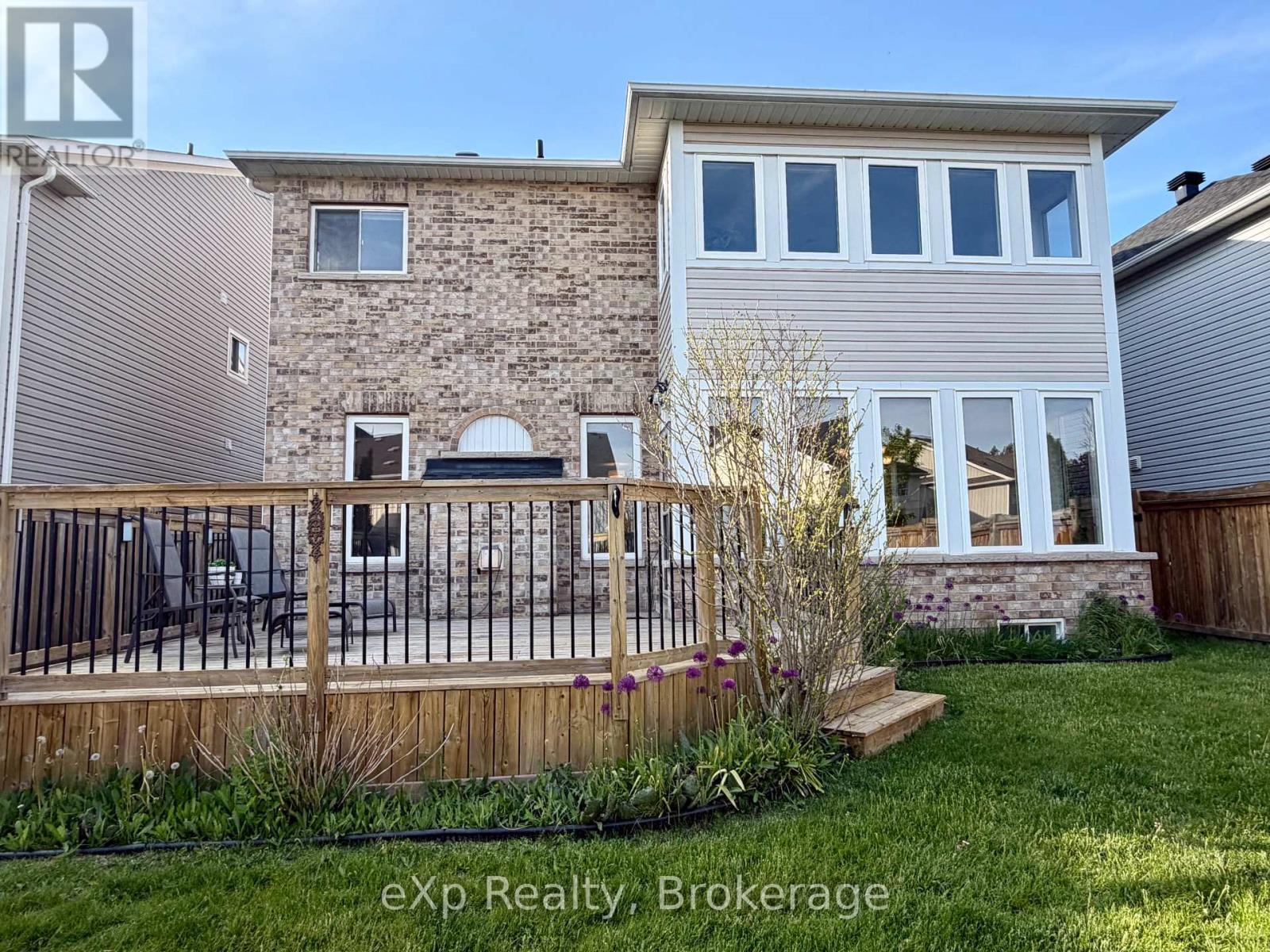 371 Carnwith Drive E, Whitby (Brooklin), ON - Outdoor
