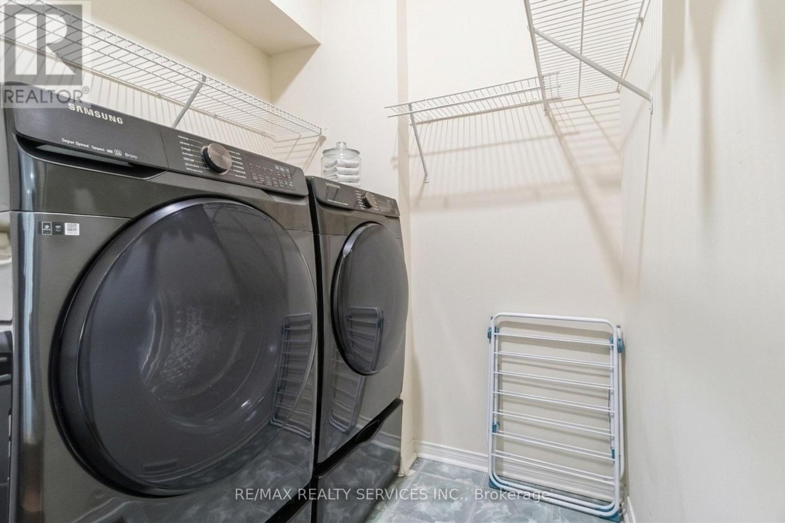 8 Pacific Wind Crescent, Brampton, ON - Indoor Photo Showing Laundry Room