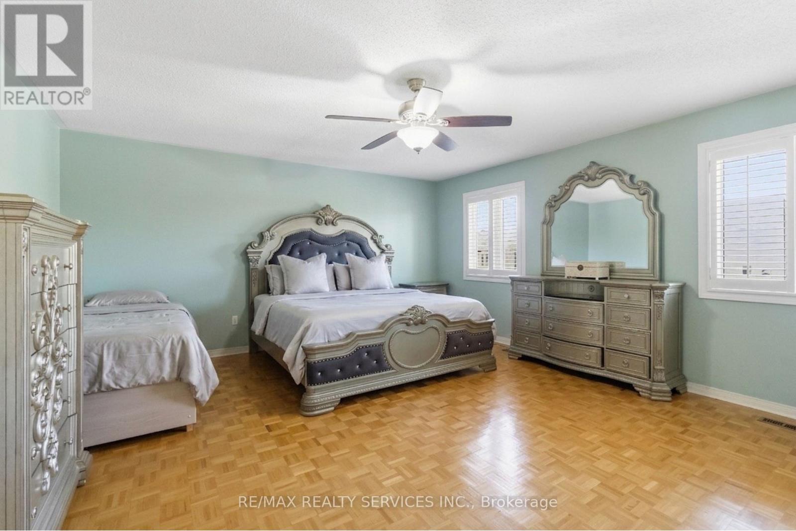 8 Pacific Wind Crescent, Brampton, ON - Indoor Photo Showing Bedroom